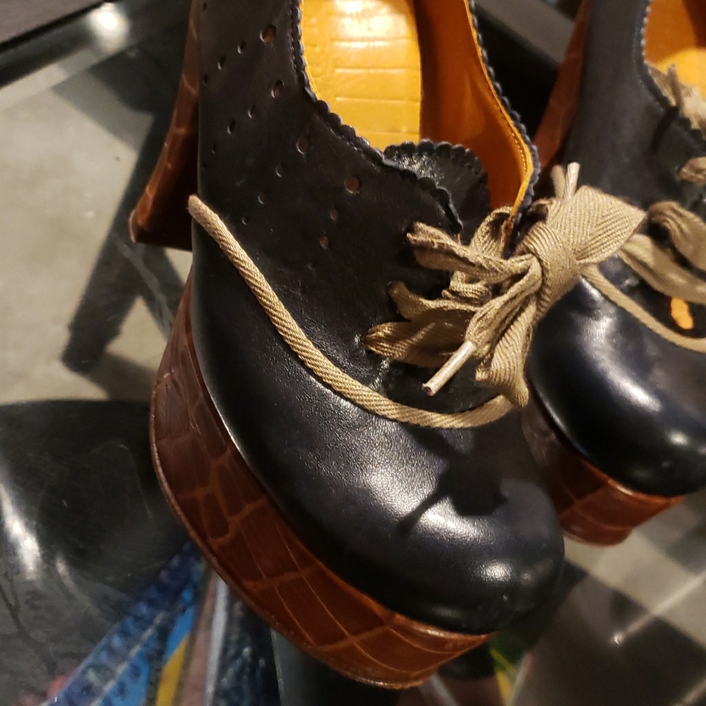 Chie Mihara navy blue anthropology 81/2